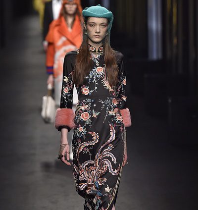 Estilo poète en clave colorido y el feminismo de Gucci sobre la pasarela de Milán para otoño/invierno 2016/2017