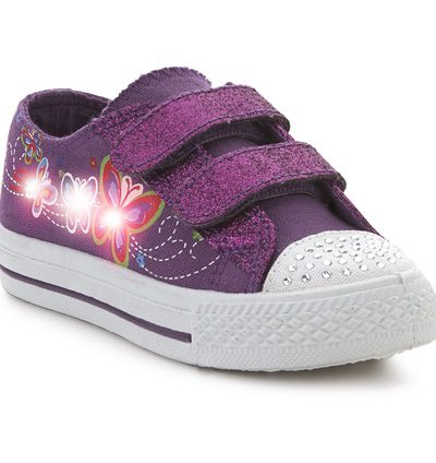 La colección primavera/verano 2016 niños de Merkal viene cargada de colores y formas