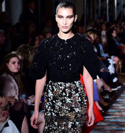 Magia y tradición: Dior presenta bajo la cultura británica la colección Crucero 2017