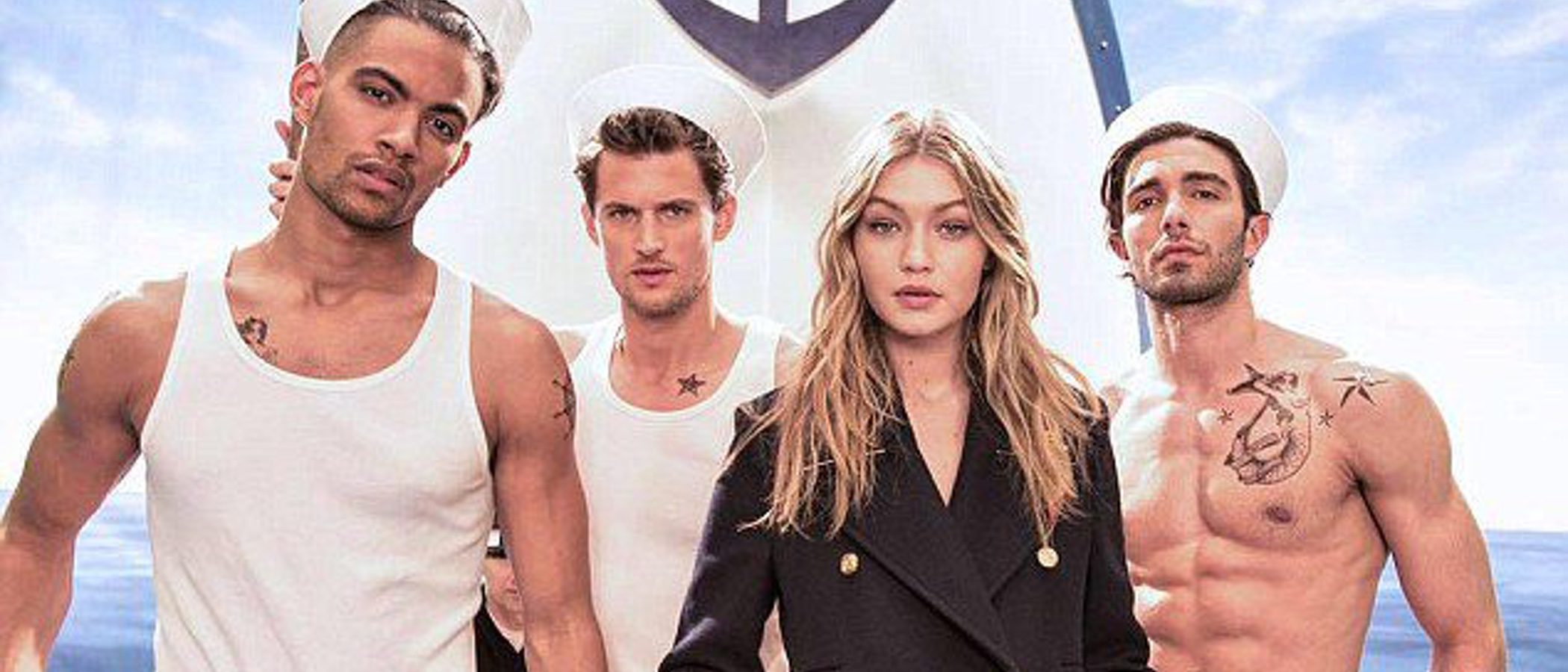 Gigi Hadid conquista el verano con la nueva colección cápsula navy de Tommy Hilfiger