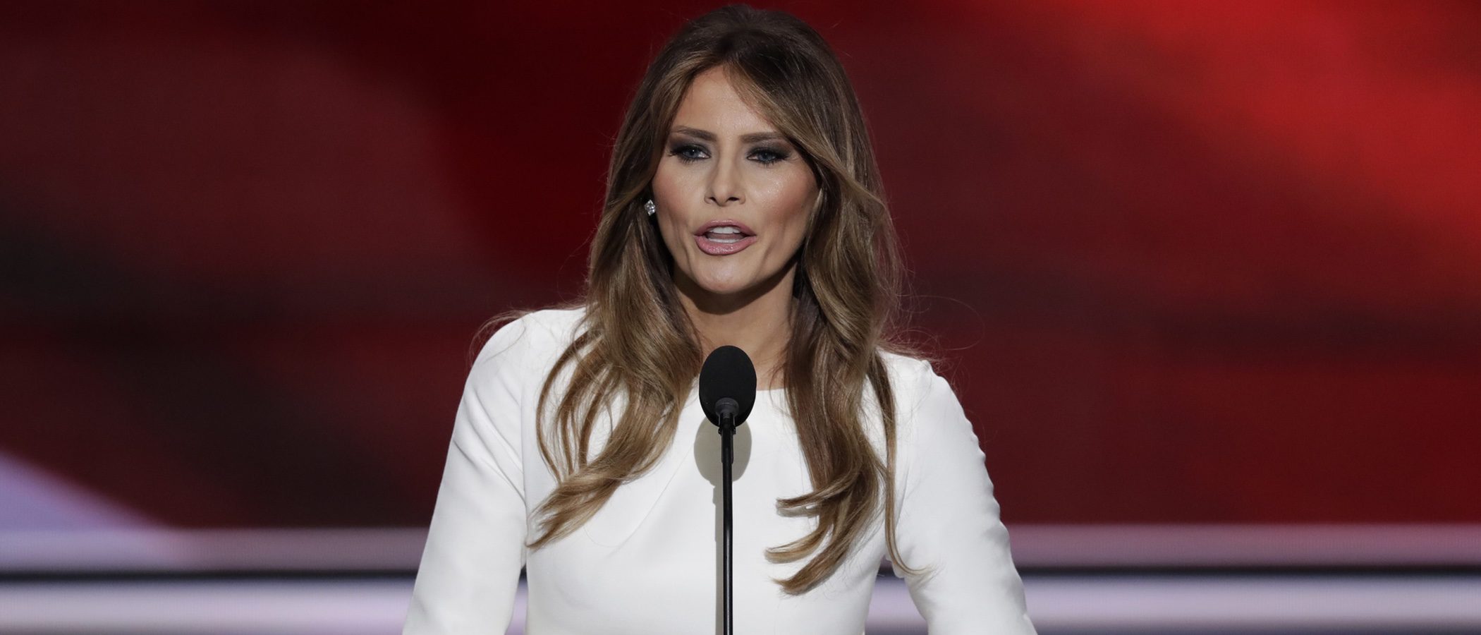 Habemus influencer: El vestido de Melania Trump se agota en menos de 24 horas
