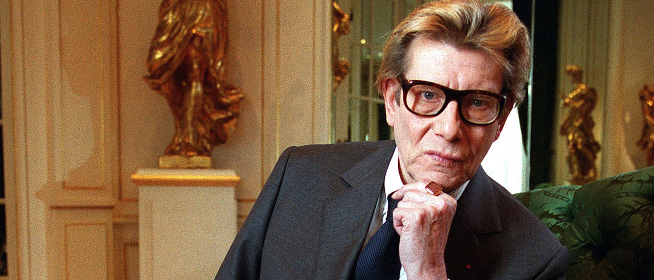 80 años de Yves Saint Laurent: descubre los secretos de la firma prodigio de la moda