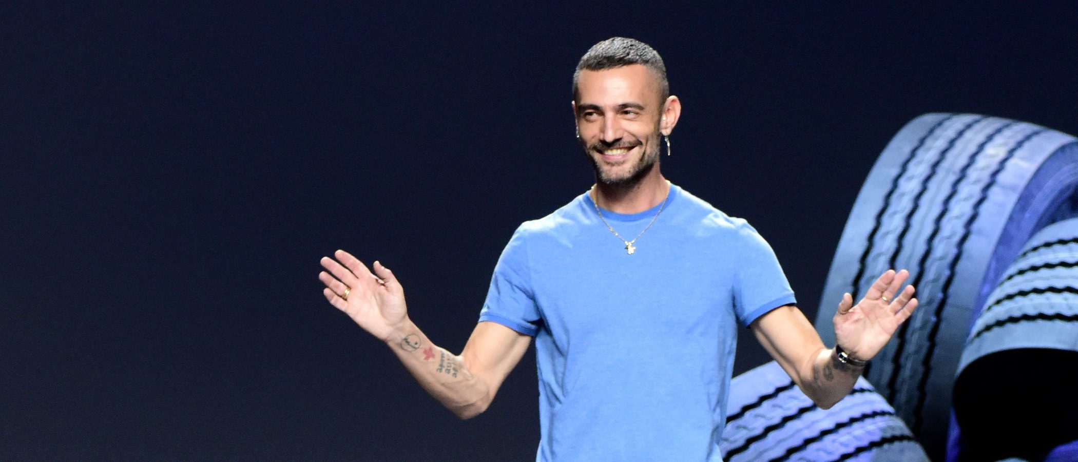 Leyenda rebelde: David Delfín en sus desfiles más especiales sobre la Madrid Fashion Week