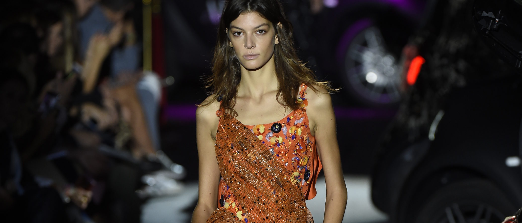 Alvarno trae brillos y noches de glamour para la colección primavera/verano 2017 en Madrid Fashion Week