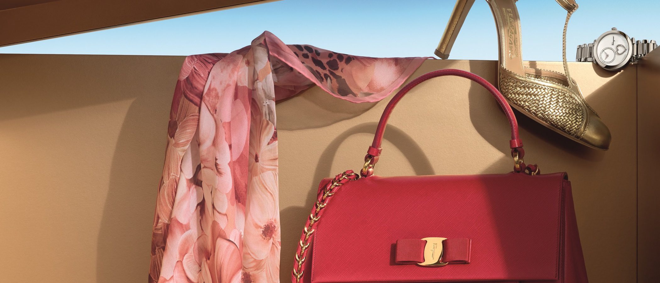 Salvatore Ferragamo se prepara para vivir una Navidad 2016 de lujo con accesorios festivos