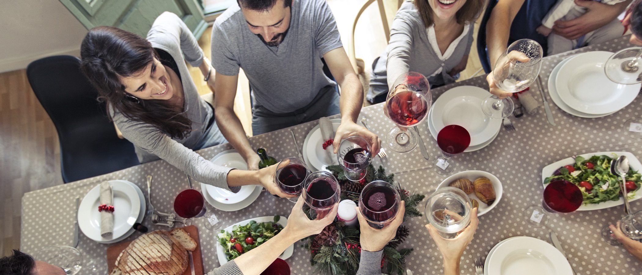 Cómo vestirse para la cena de empresa de Navidad: guía masculina