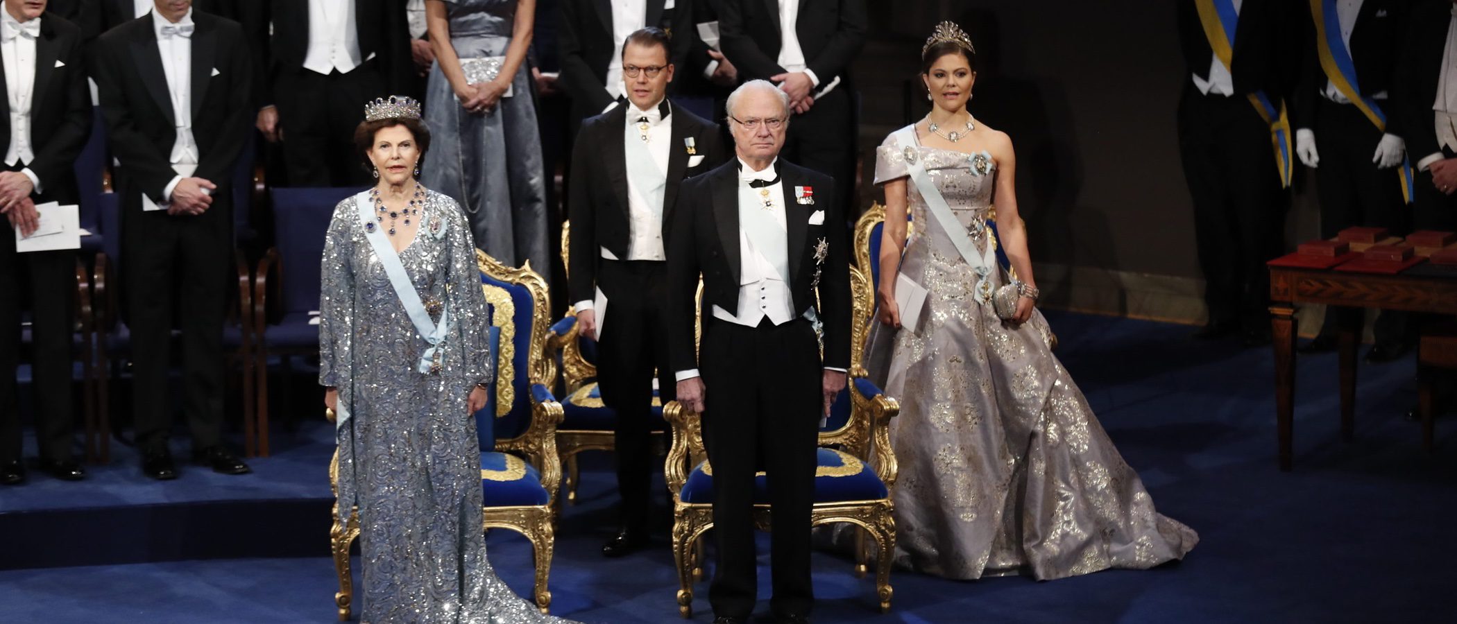 Victoria de Suecia apuesta por el low cost con material reciclado para los Premios Nobel 2016