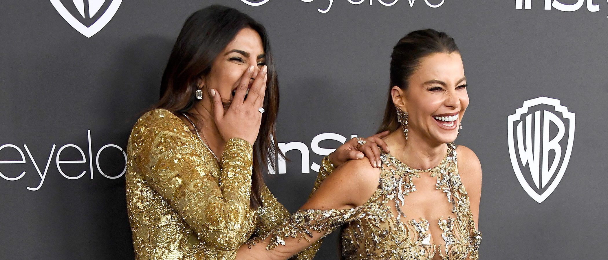 Sofía Vergara y Priyanka Chopra con un vestido similar en los Globos de Oro 2017, ¿qué look es el ganador?