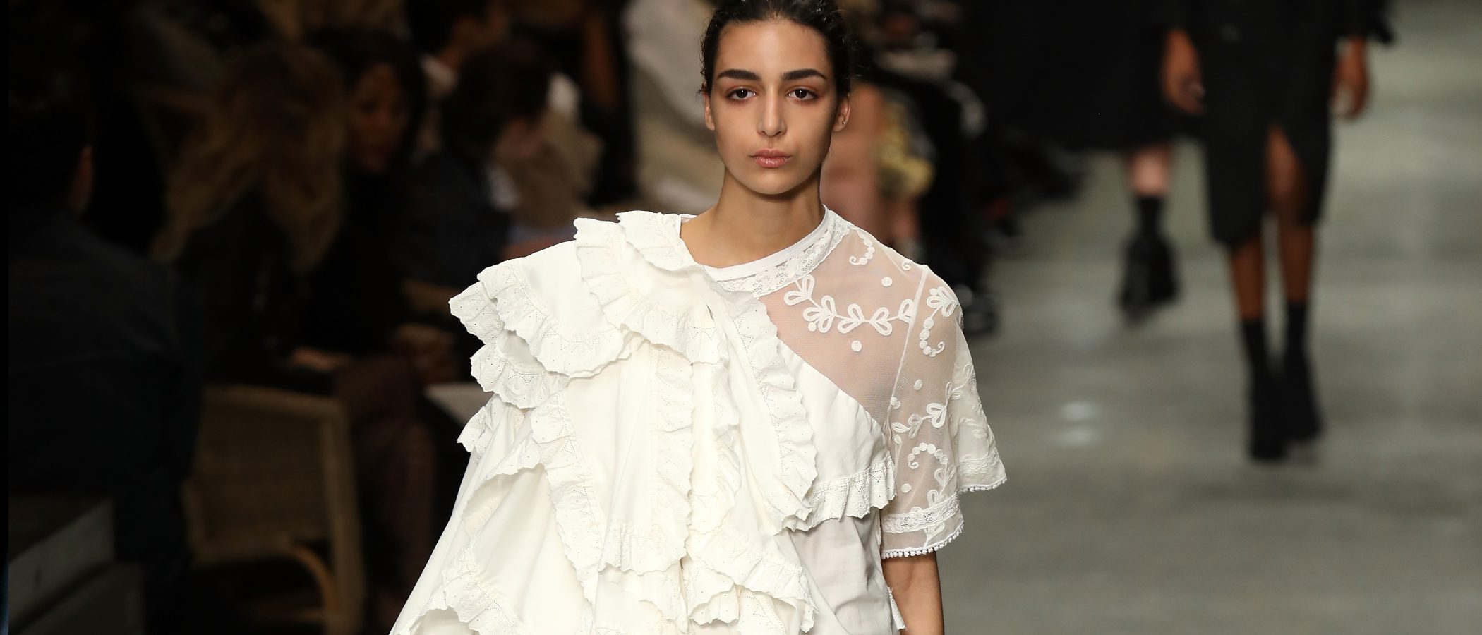 Burberry regresa con su corte sobrio y clásico a la London Fashion Week