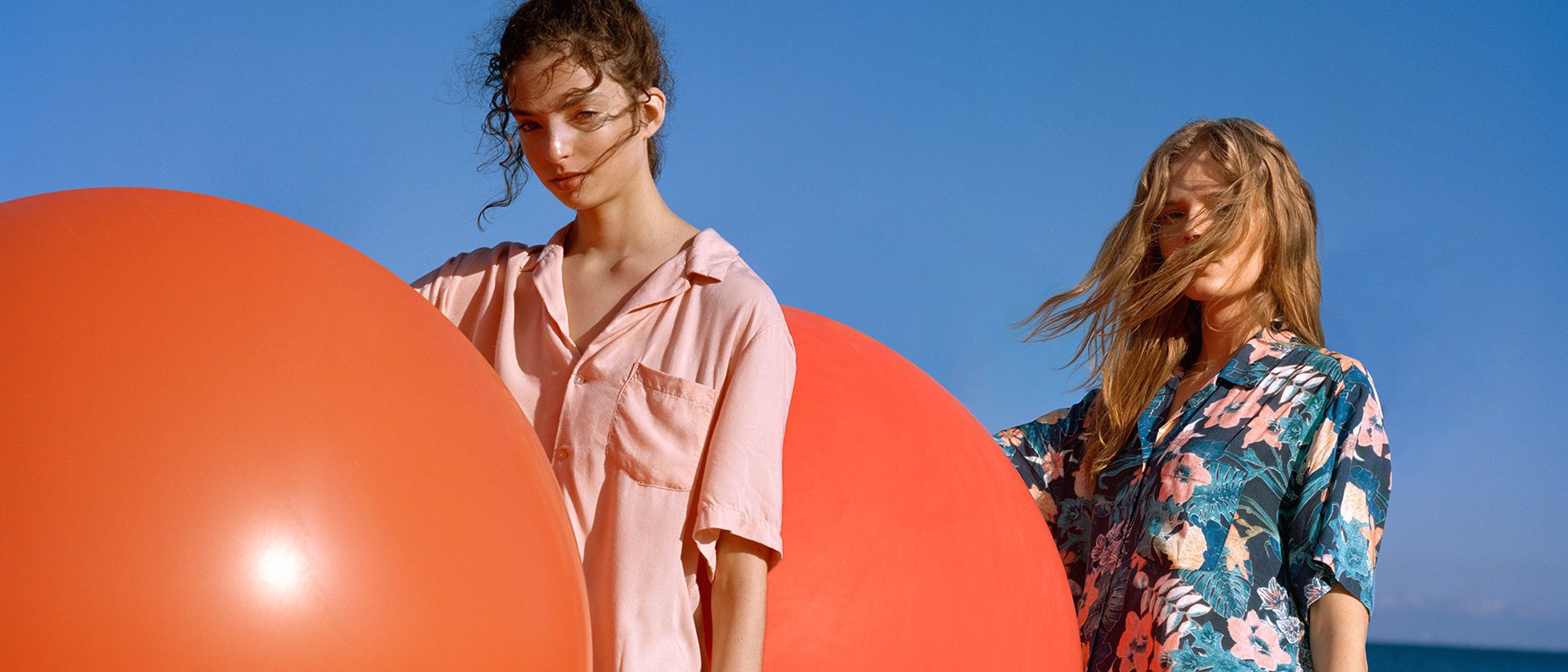 Pull & Bear lanza una colorida y juvenil primavera/verano 2017