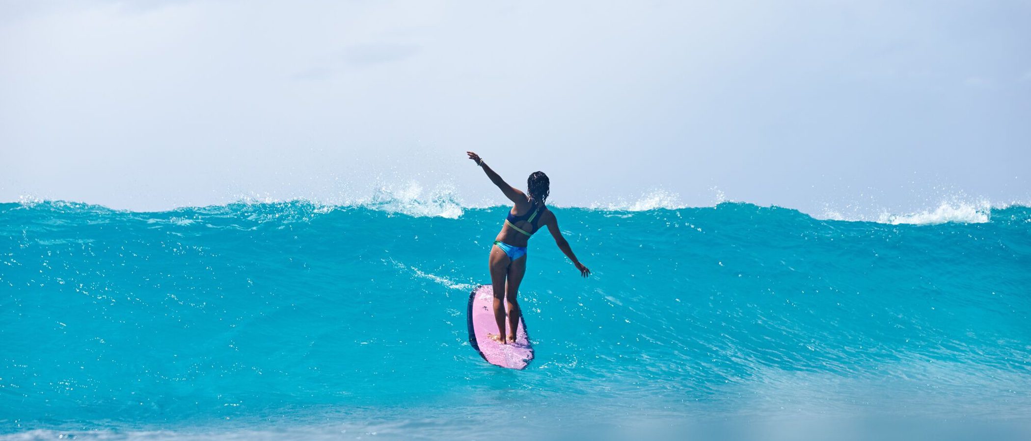 Roxy presenta 'Pop surf', una colección funcional y despreocupada para primavera/verano 2017