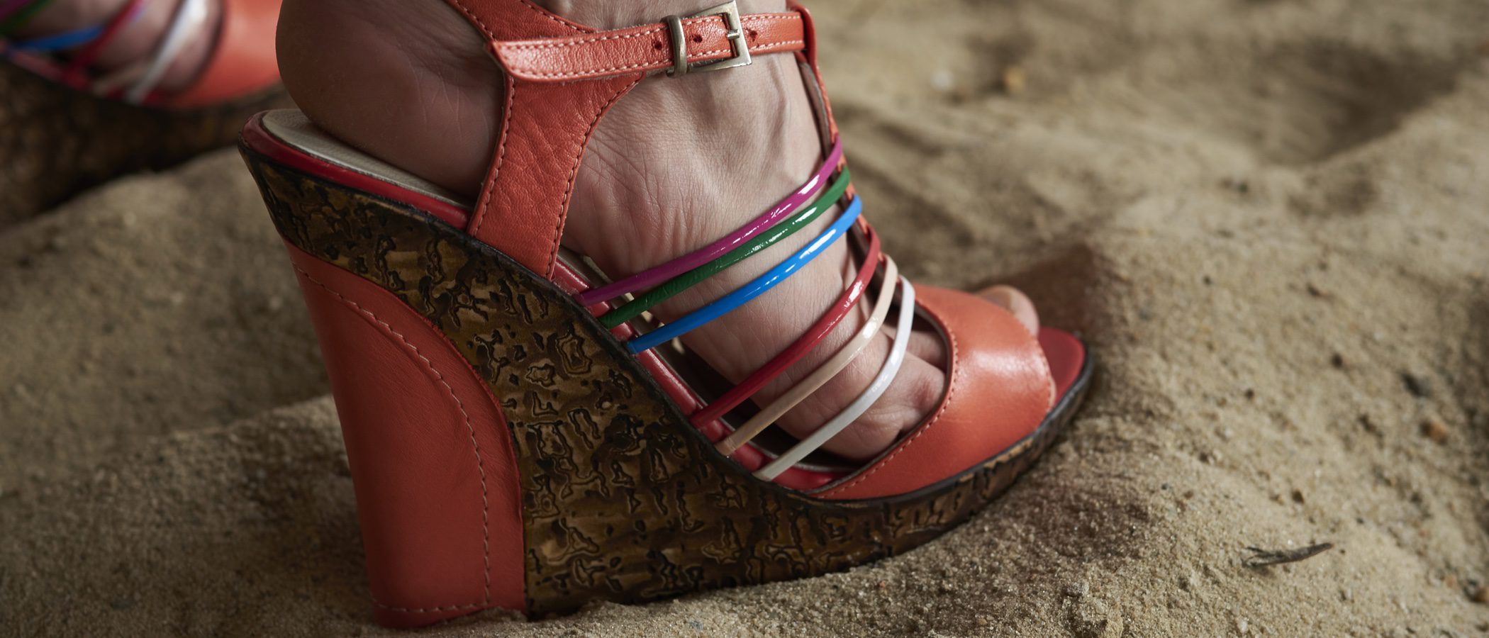 Sandalias de cuña: guía de estilo