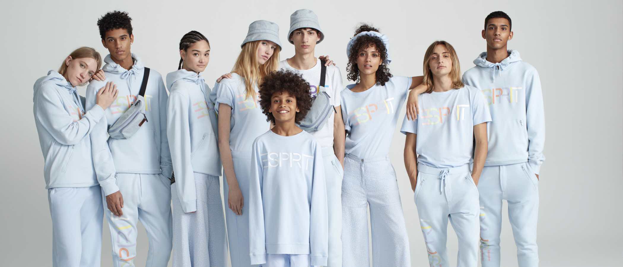 El estilo navy impera en la colección Esprit by Opening Ceremony de esta primavera 2017