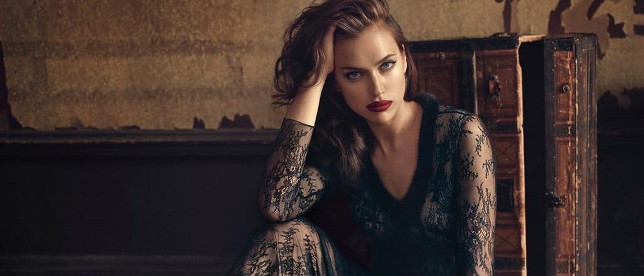 Irina Shayk es la nueva imagen de la colección otoño/invierno 2017/2018 de Blumarine