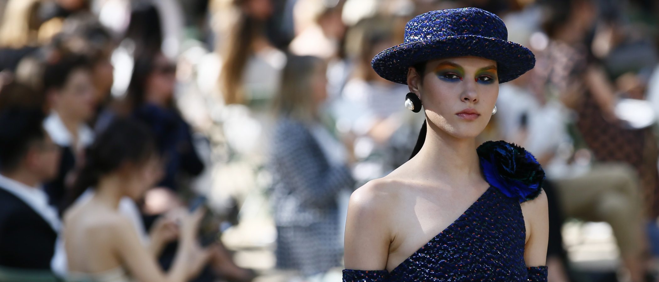 Chanel juega con los volúmenes en su colección de Alta Costura para otoño/invierno 2017/2018