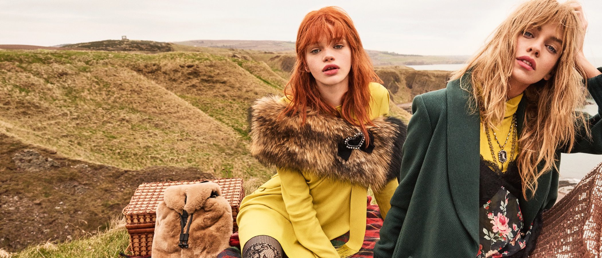 Twinset elige a Stella Maxwell y Stella Lucia como imagen de su nueva campaña 2017