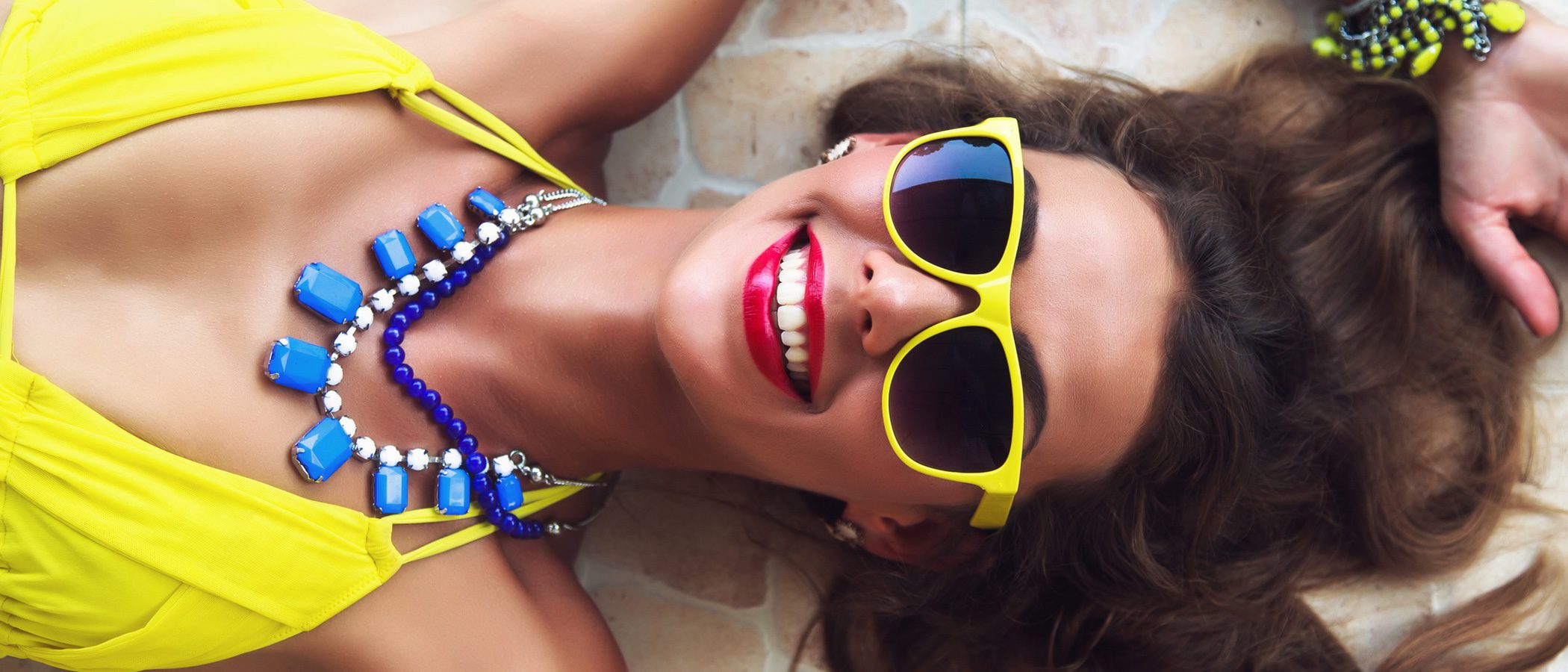¿Con qué joyas puedo ir a la playa o la piscina?