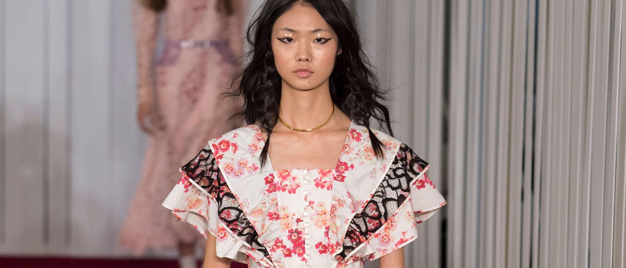 Superposiciones y flores mandan en la colección de Jill Stuart primavera/verano 2018 en Nueva York Fashion Week