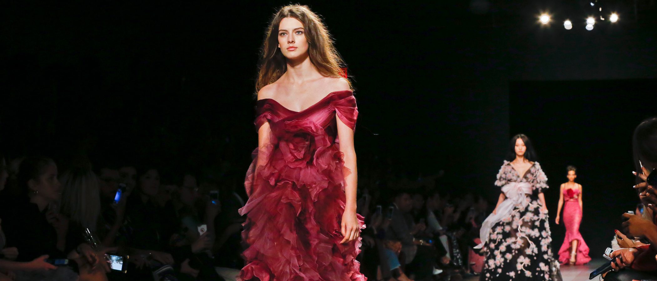 Marchesa lleva la cultura oriental a la New Yok Fashion Week con su primavera/verano 2018