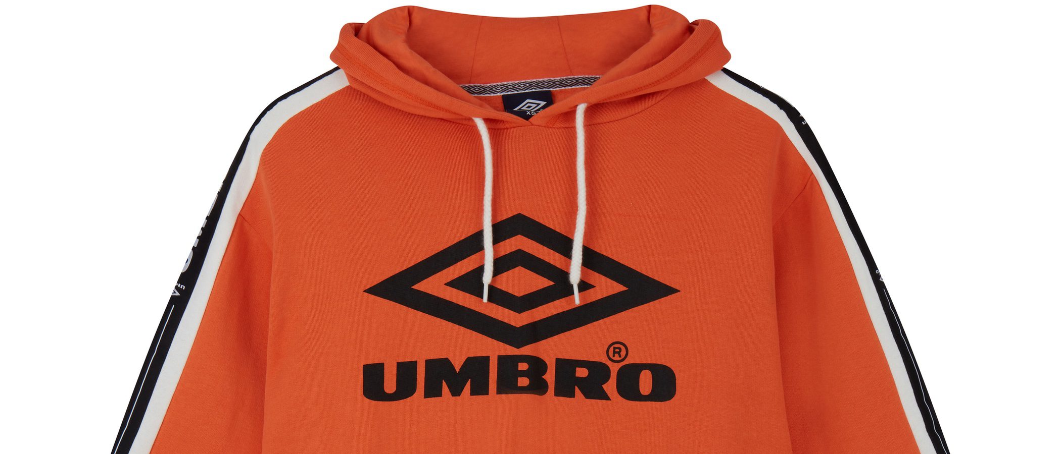 Únete al streetwear con la nueva colección de Asos en colaboración con Umbro