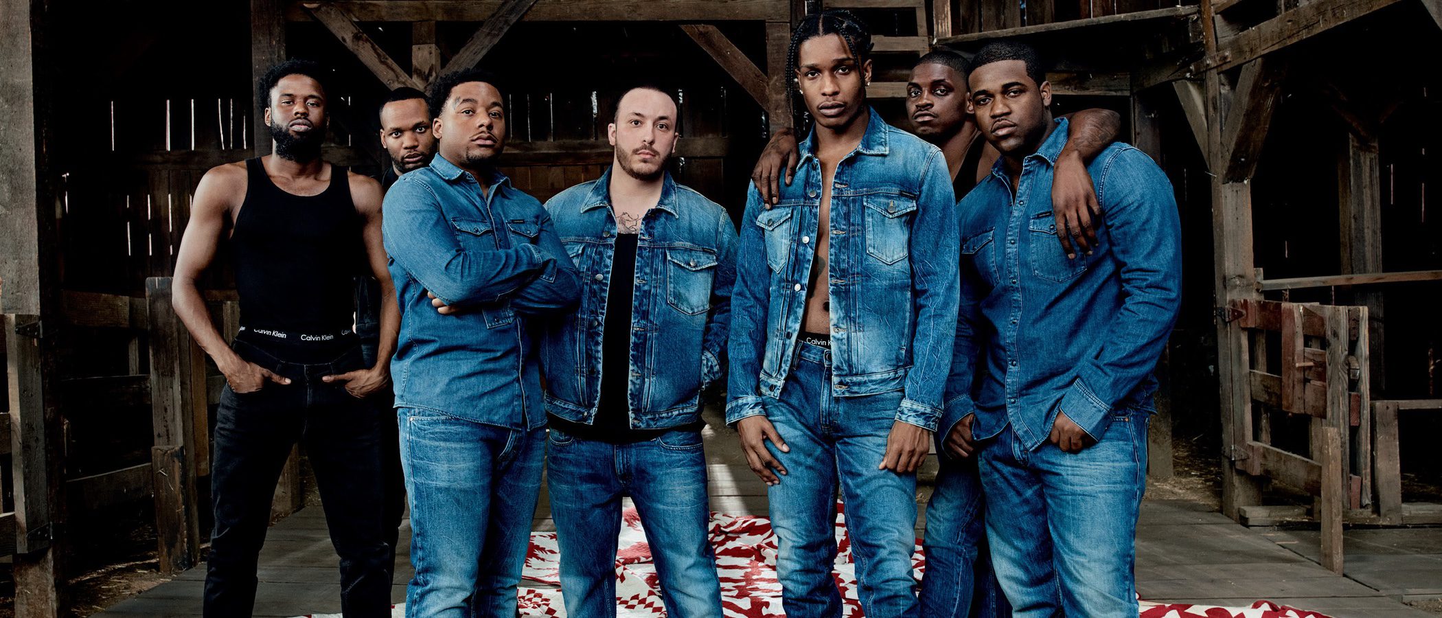 Calvin Klein presenta el segundo capítulo de la campaña 'Our Family. #MYCALVINS'