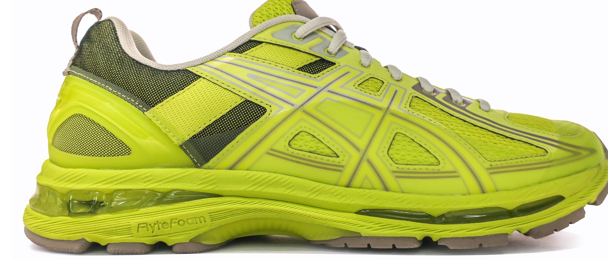 Las nuevas zapatillas de Asics son obra de una colaboración con Kiko Kostadinov