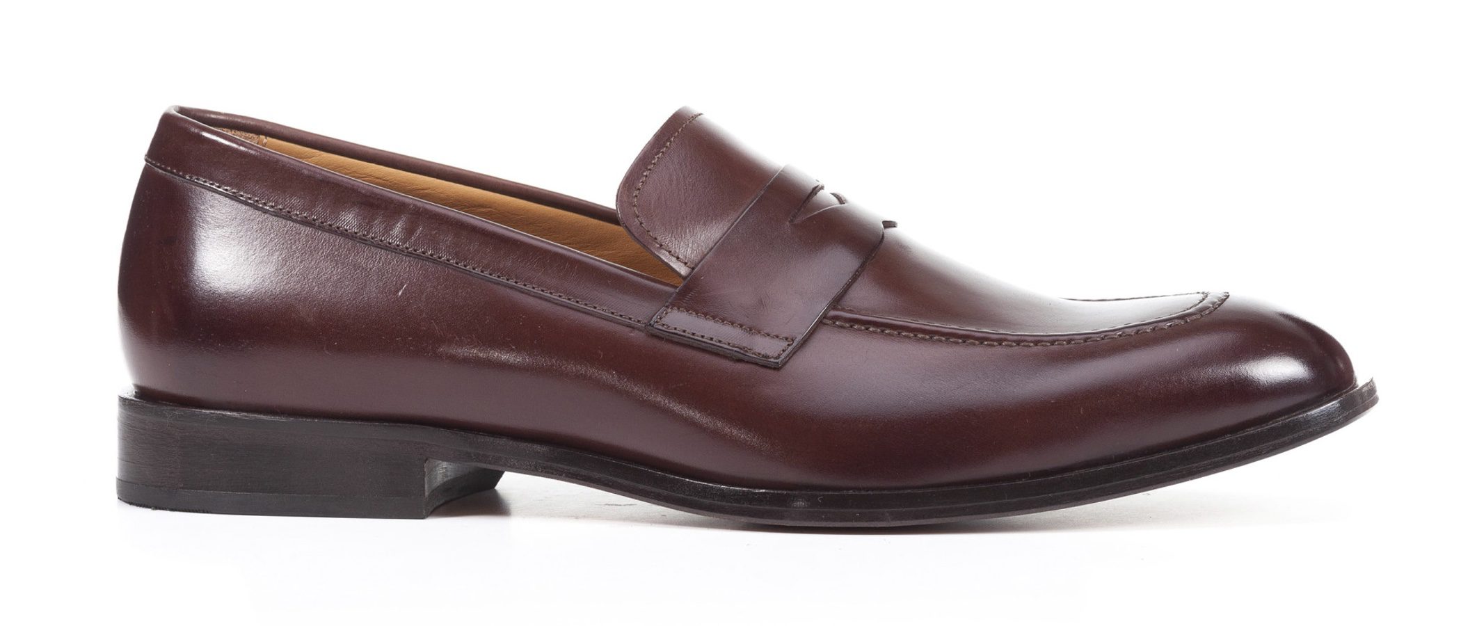 La elegancia protagoniza la colección primavera/verano 2018 de Geox