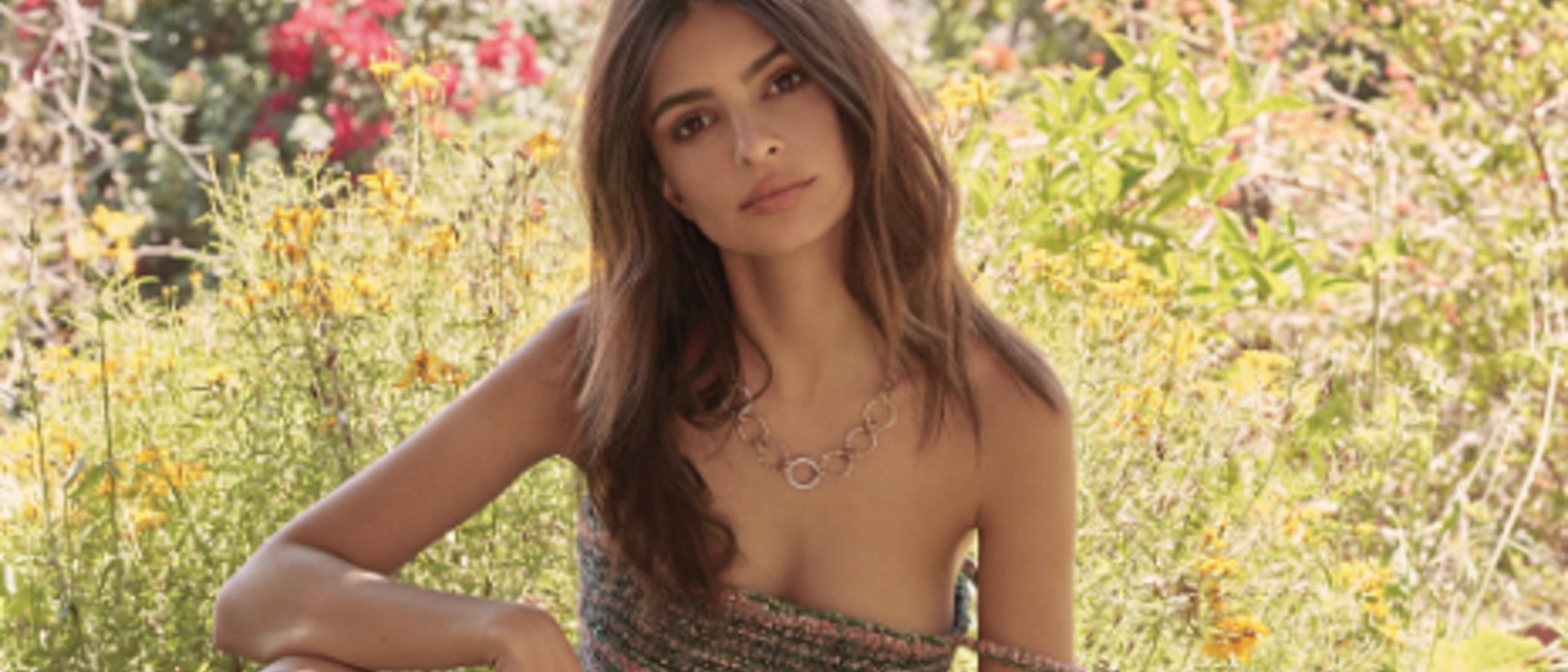 Emily Ratajkowski se atreve con su propia colección de joyas