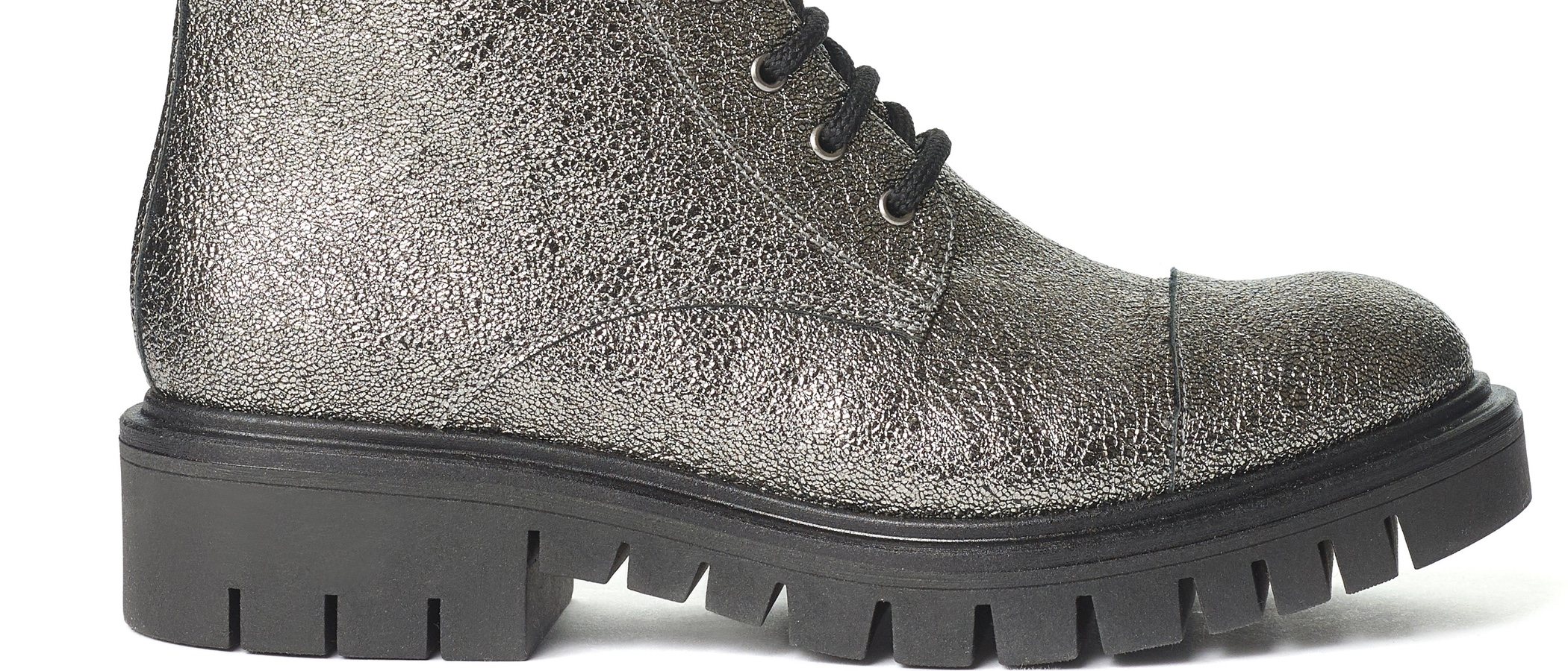 Los tonos tierra se combinan con el glitter en la colección invierno 2018/2019 de accesorios de Sisley