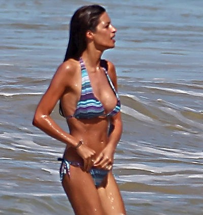 Sara Carbonero, un icono de estilo también en la playa