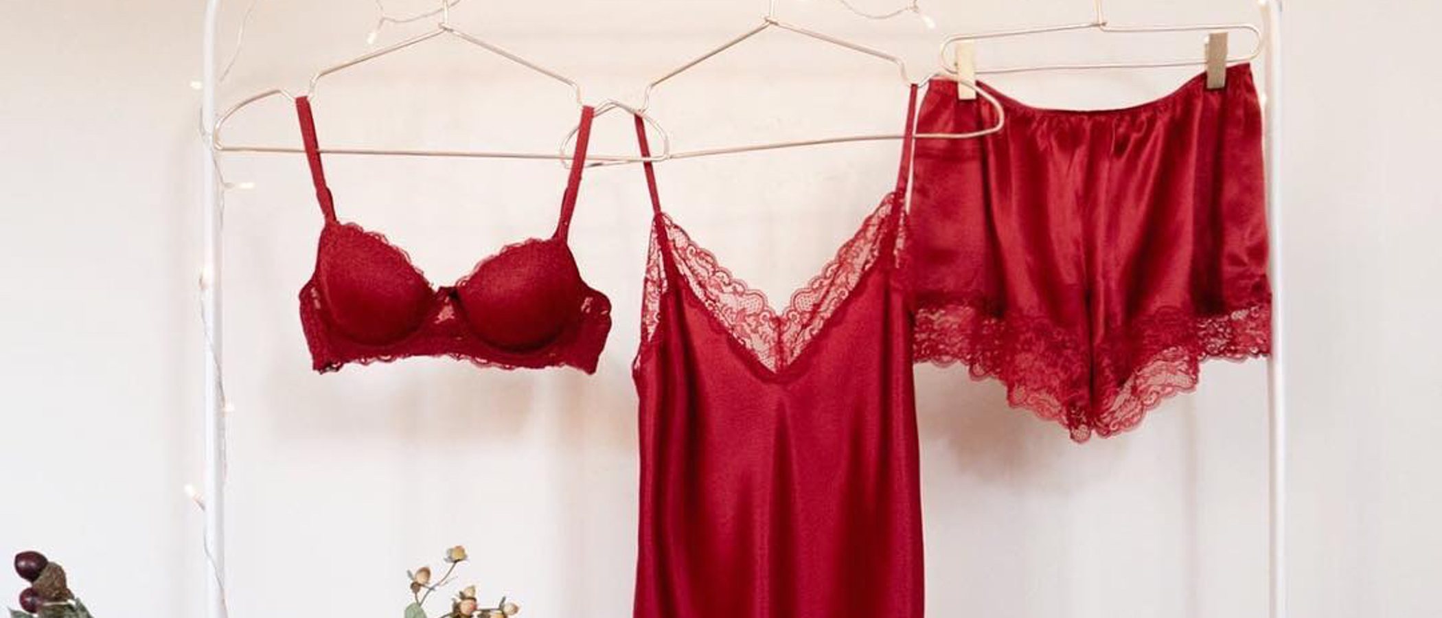 Juana Acosta se suma a la Festival Season de Navidad para Intimissimi