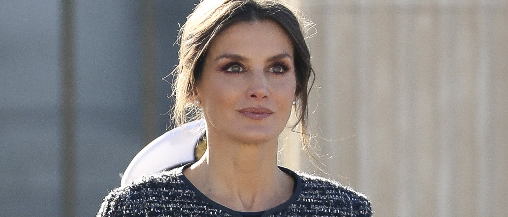 La Reina Letizia estrena un nuevo Felipe Varela y rescata un viejo broche en la Pascua Militar 2019