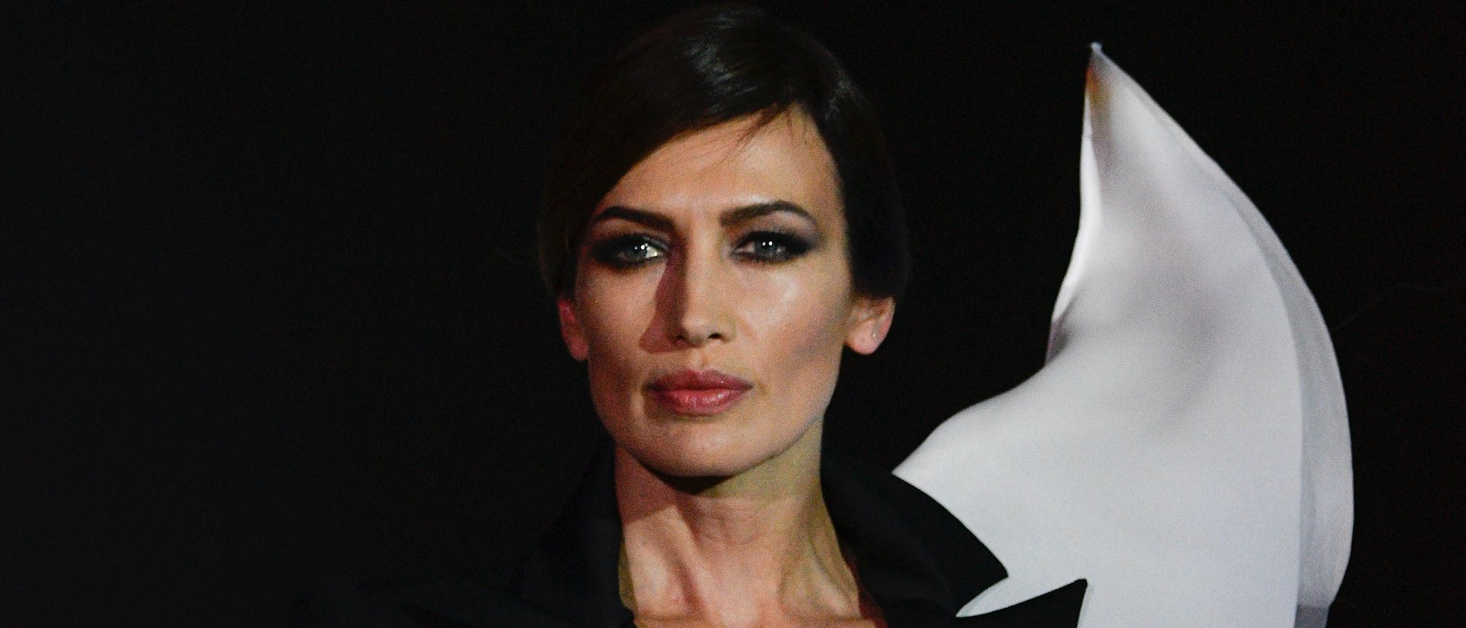Nieves Álvarez sorprende en la pasarela de Stephane Rolland en París