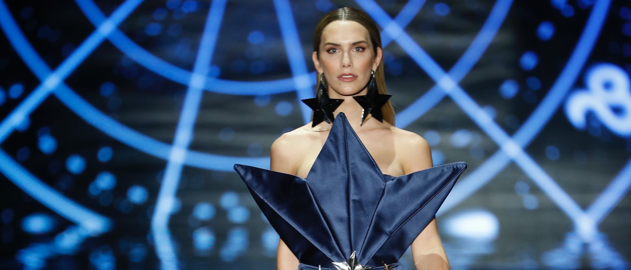 Los signos del zodiaco, protagonistas de la colección primavera/verano de Andrés Sardá en la MBFW de Madrid