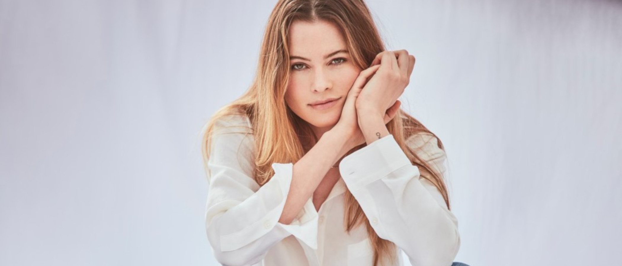 Behati Prinsloo protagoniza la campaña primavera/verano 2019 de Seven For All Mankind