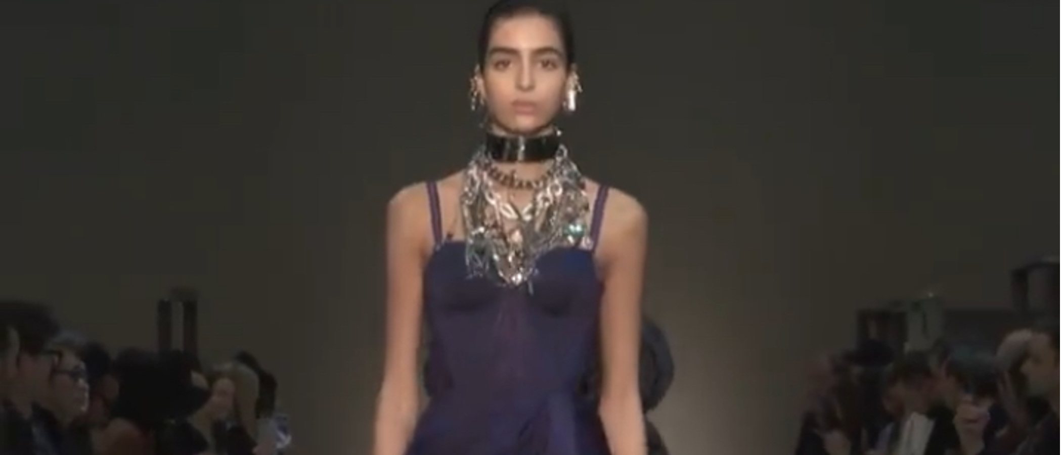 Alexander McQueen y el estilo punk para su colección otoño/invierno 2019/2020