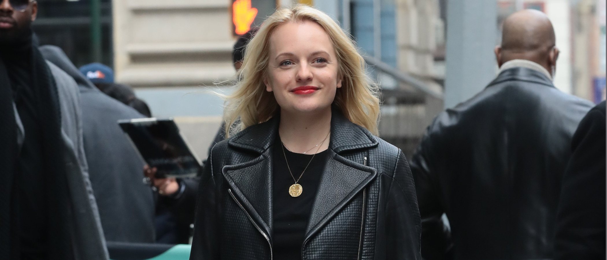 La combinación perfecta de Elisabeth Moss convertida en low cost ¿Te atreves con ella?