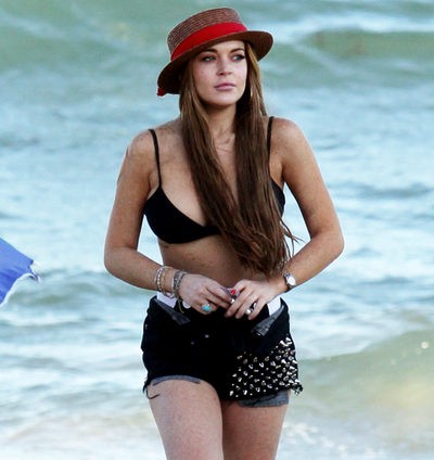 Inspírate en las celebrities y consigue un look perfecto de playa