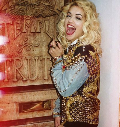 Rita Ora posa con las tendencias de otoño/invierno 2012/2013 para Asos