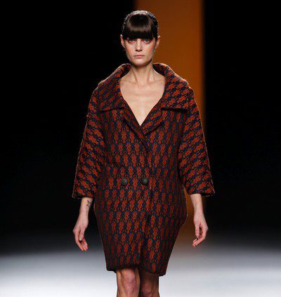 Juanjo Oliva muestra un adelanto de la colección que presentará el 1 de septiembre en la Fashion Week Madrid
