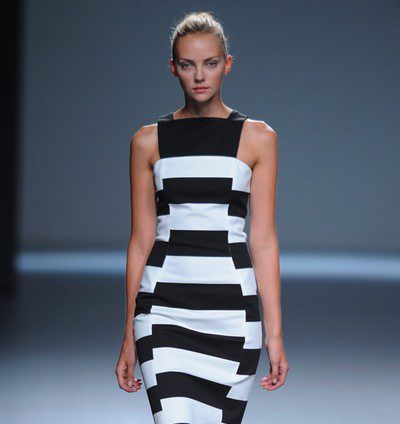Ángel Schlesser, modelo de sencillez y elegancia basado en el blanco y negro en la colección primavera/verano 2013