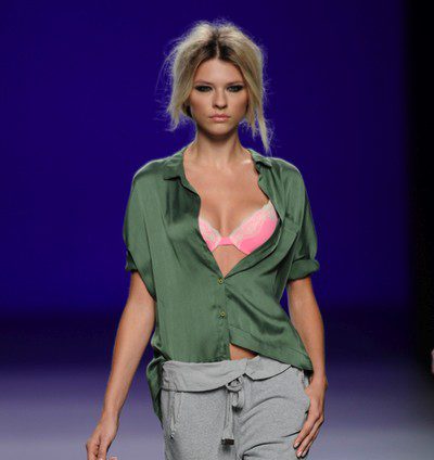 TCN presenta su colección de lencería y ropa de sport en verde militar para la primavera/verano 2013