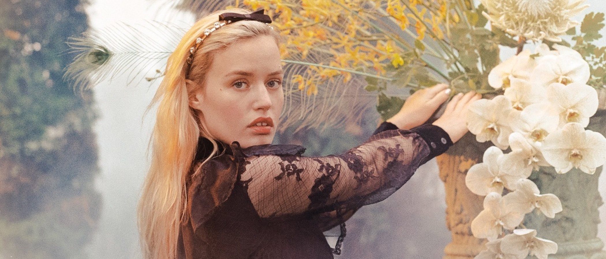 Malicia y seducción en la nueva colección cápsula de Miu Miu 2019, con Georgia May Jagger