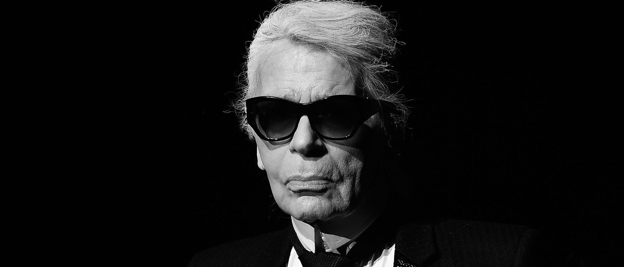 'The White Shirt Project', la colección de camisas blancas que rinde homenaje a Karl Lagerfeld