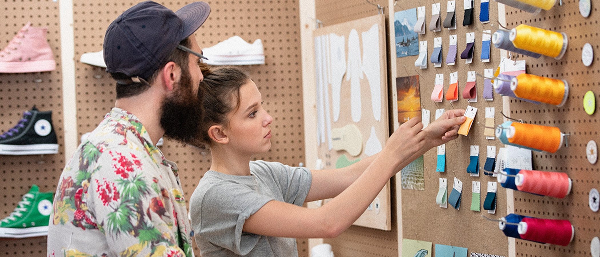 'Millie By You': Converse lanza una colección exclusiva con Millie Bobby Brown como protagonista