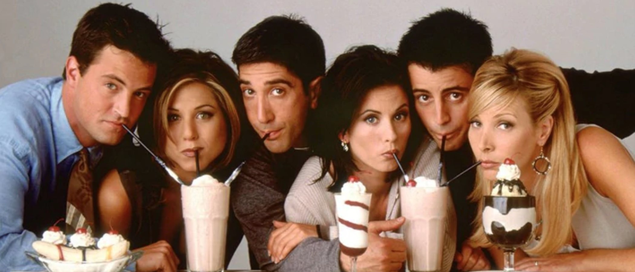 'Friends' revive de la mano de Stradivarius con una colección cápsula