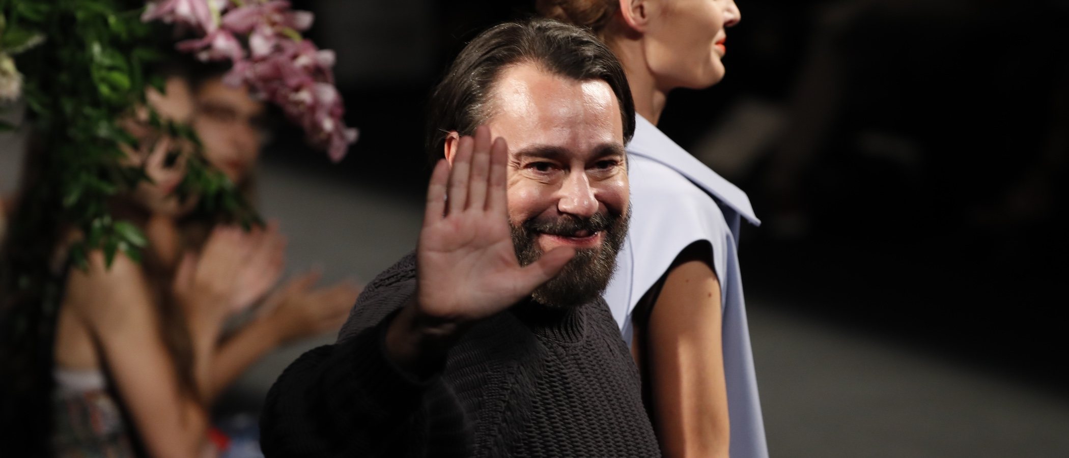 Juanjo Oliva se inspira en la SMARTgirl de Samsung para crear su nueva colección de accesorios