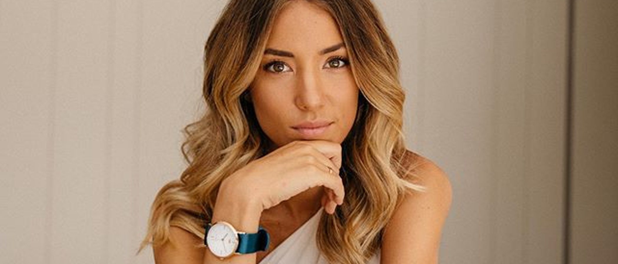 Alice Campello pone toda su esencia en la nueva colección de Button Watches
