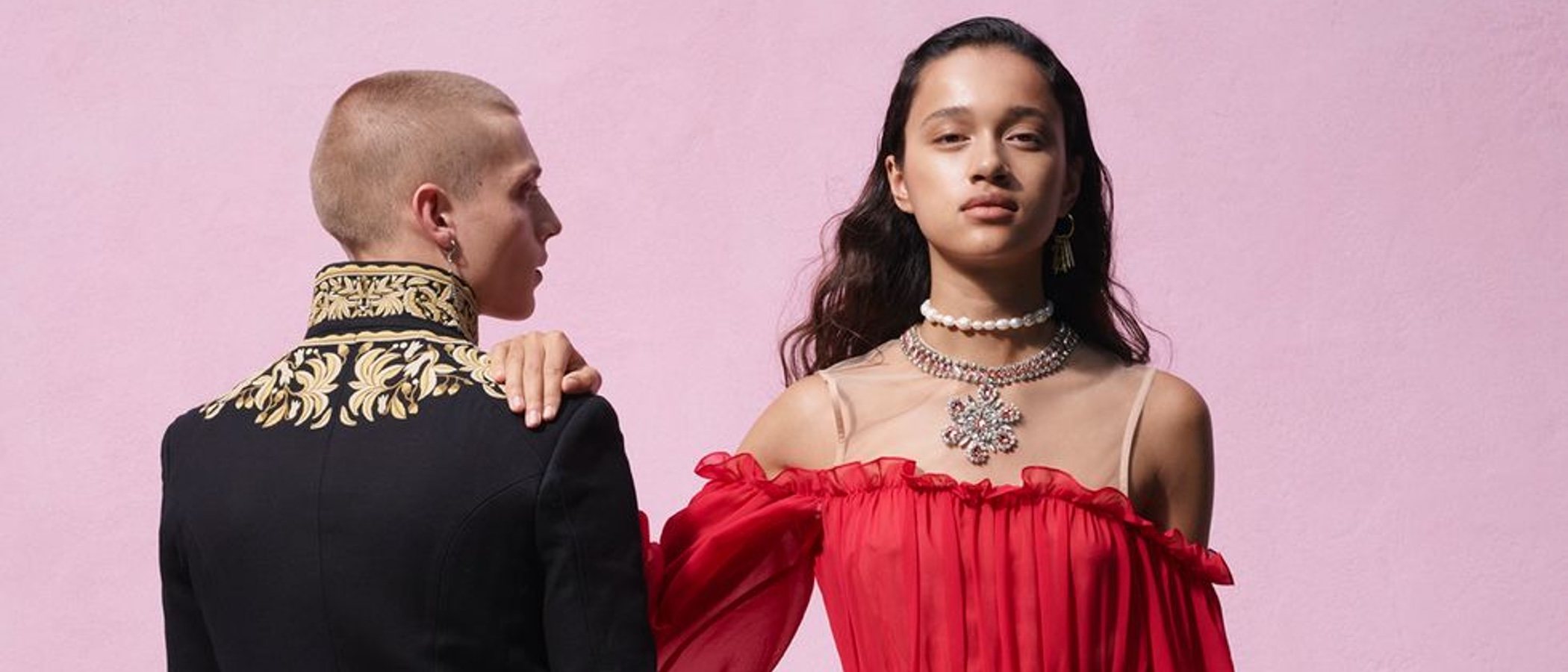 Giambattista Valli y H&M prometen muchos volantes y glamour en su nueva colección