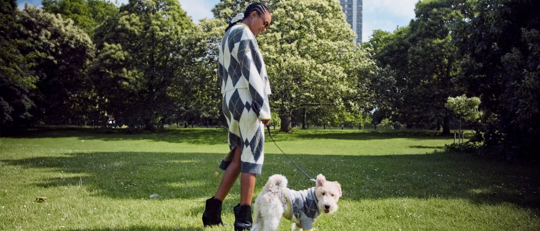 H&M ahora te permite que tu mascota y tú vayáis vestidos igual cuando salgáis de paseo